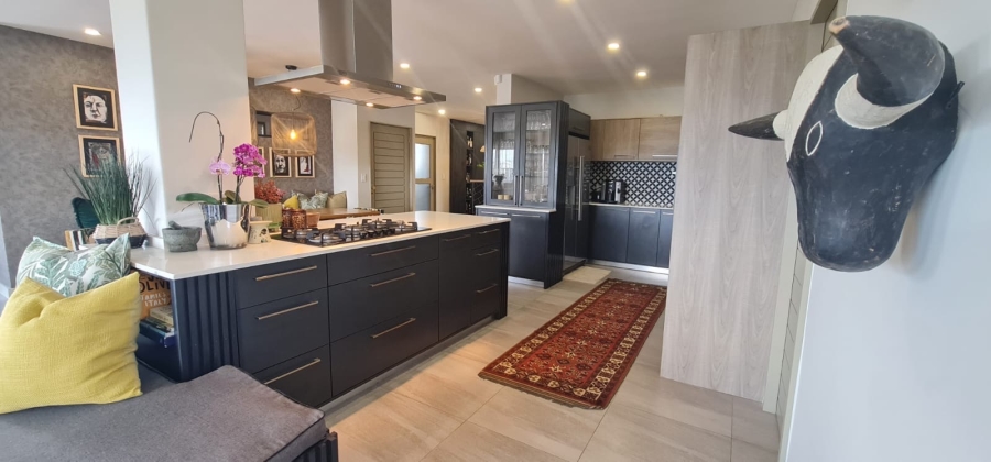 10 Bedroom Property for Sale in Bloubergstrand Western Cape